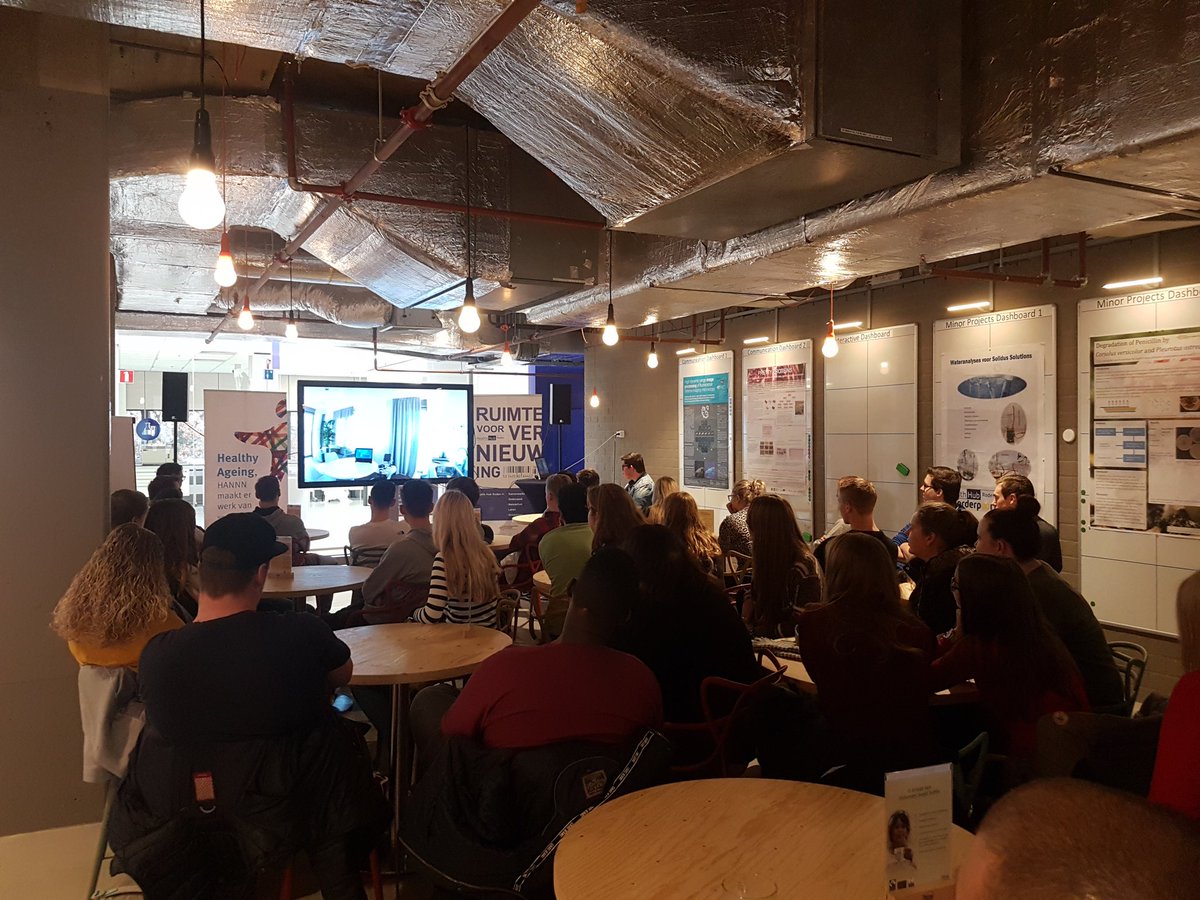 alfons03's tweet photo. Nieuwe groep Life Care Technology #alfacollege #verplegende #humantechnology #healthhub_roden https://t.co/qNg1m5xFF3