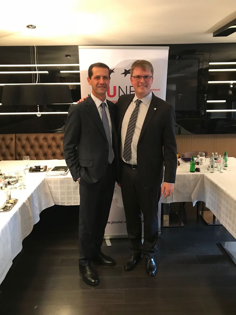 GIConfcommercio's tweet photo. #GIConfcommercio alla guida dei giovani europei: @andreagelfi eletto presidente di @JEUNEorg,associazione che rappresenta 1,6 mln di imprese gestite da giovani imprenditori in #Europa. "Bel riconoscimento del ruolo di @Confcommercio, un risultato importante" @AlessandroMic14 https://t.co/0ST3scd8fj