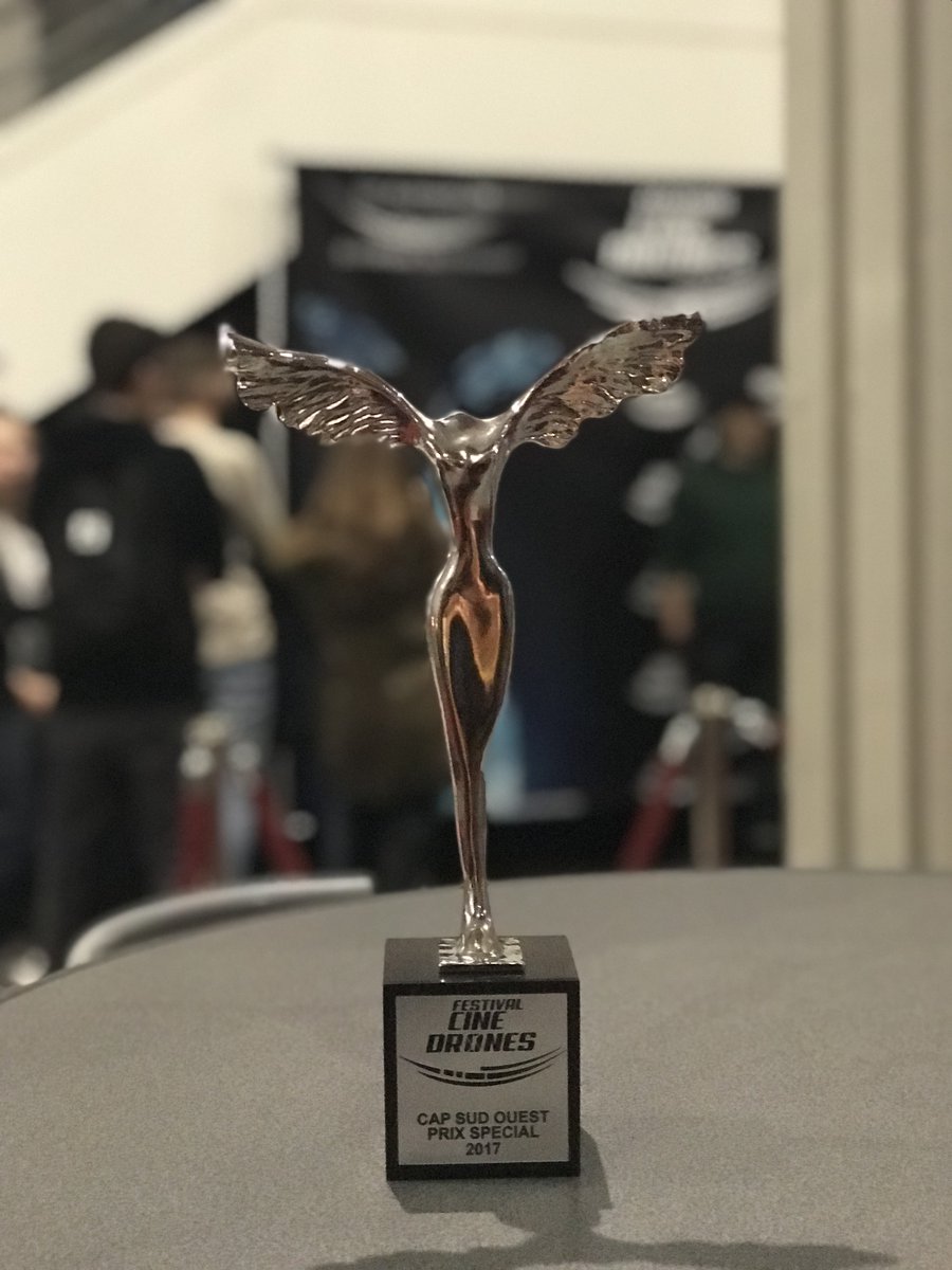 comf3aqui's tweet photo. 🏆L'émission #capsudouest gagne le prix spécial du jury @FestiCineDrones "l'une des meilleures émissions de découverte avec @les_drones en #Europe" 👏👏@F3Aquitaine @F3Limousin @F3PoitouChtes #NouvelleAquitaine @France3Presse @Orel_san https://t.co/0Nr6x6OB26