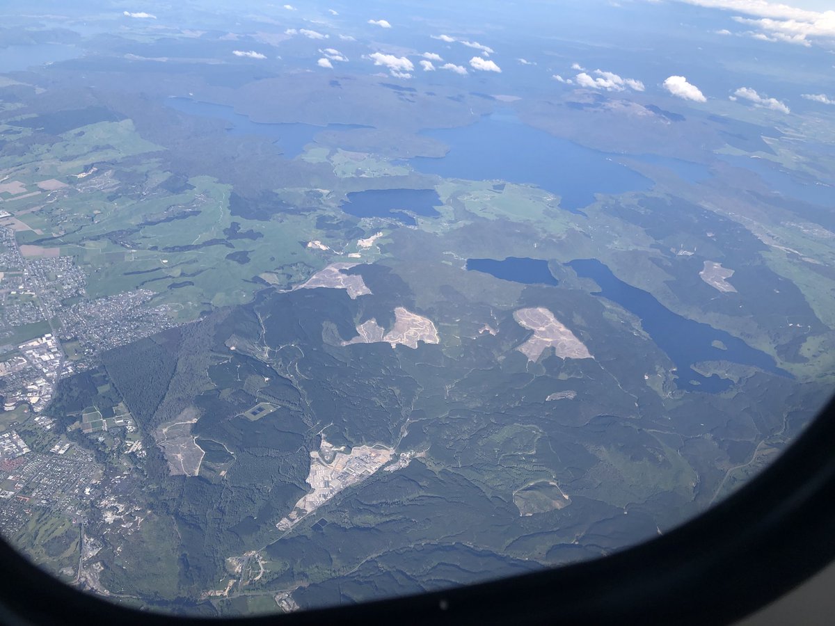 richardjarrett2's tweet photo. @FlyAirNZ 
Awesome views of Rotovegas and the crystal clear lakes. #ATR72 #c4miles https://t.co/yxmsGBvb93