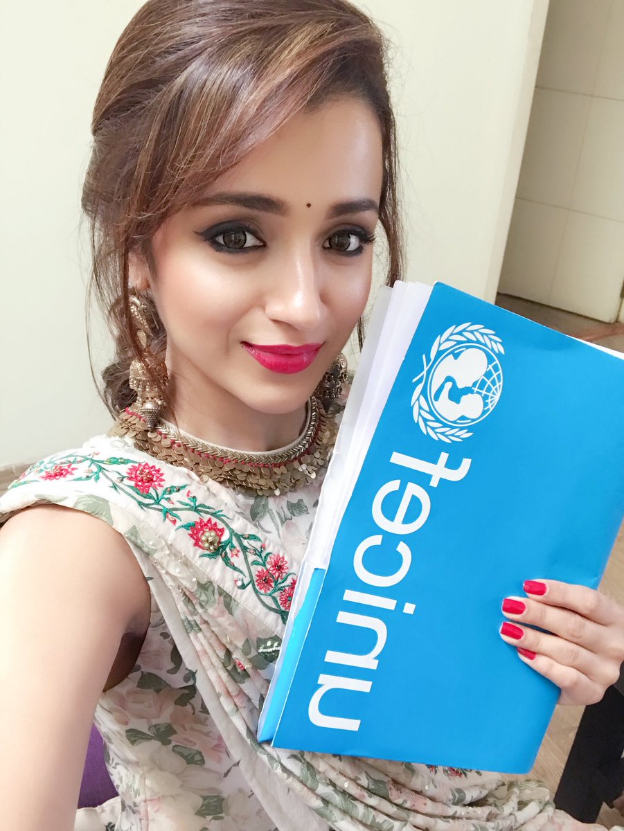 whistlesaththam's tweet photo. And today,I began a new journey❤️ #UNICEFCelebrityAdvocate #WorldChildren’sDay #November20 #2017 #promisetodomybest #overwhelmed #blessedbeyonddoubt
@trishtrashers 🤗🤗🤗🤗🤗 https://t.co/S1T010bRWI