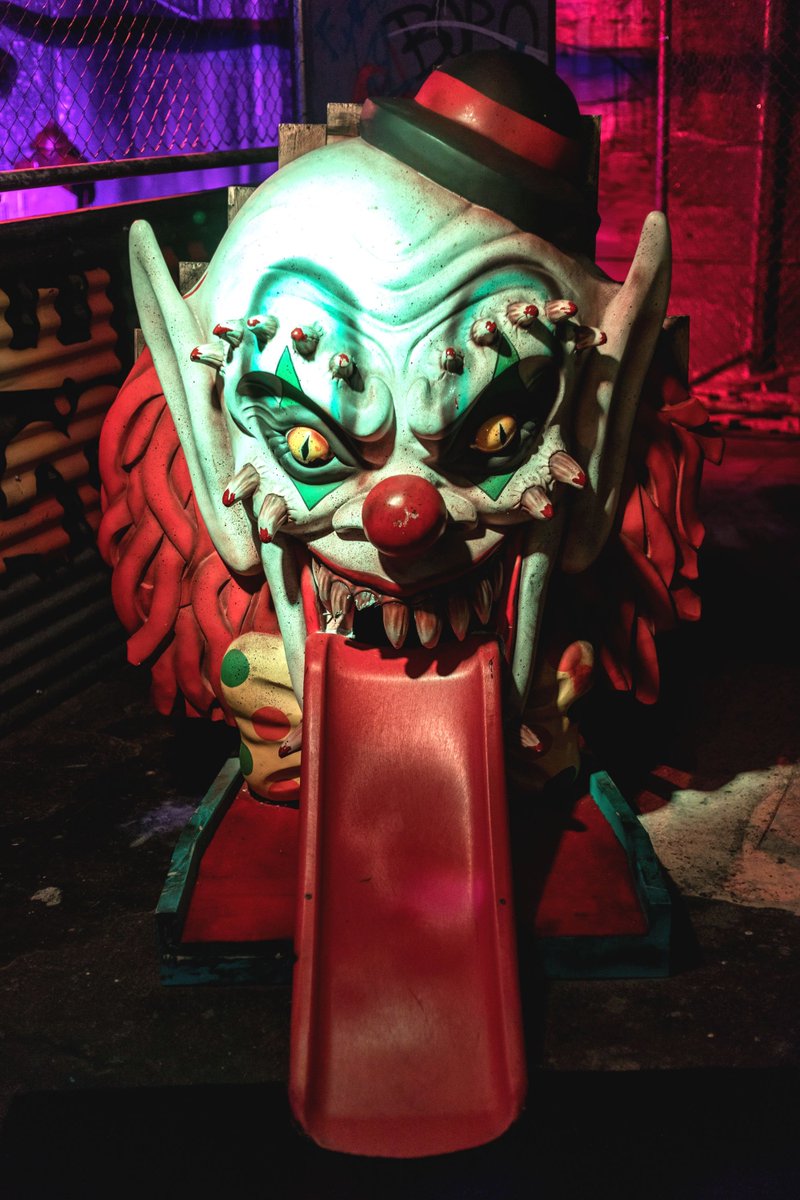 SK_OutThere's tweet photo. BRAND NEW VENUE! Even bigger, better and weirder! @junkyardgolf now at First Street https://t.co/wfvuquo4rn https://t.co/8t1fVMFVH0