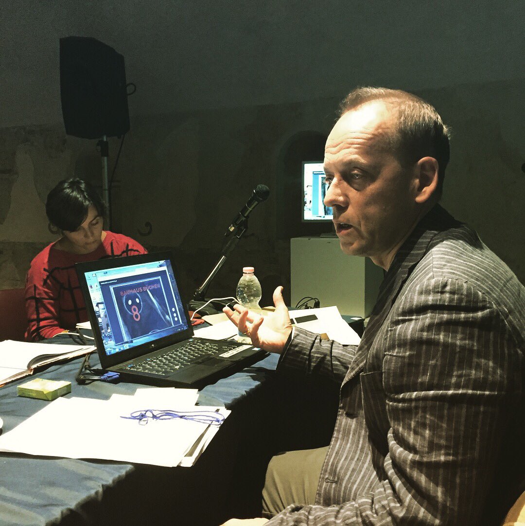 MichelaEremita's tweet photo. #JustImage conclusi i #Workshop con #ElioGrazioli e #MaurizioGuerri a cura di #MichelaEremita presso @SMariaScala https://t.co/KW3GPfkBB0