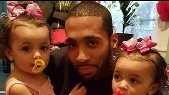 kcranews's tweet photo. Father stabbed to death defending 8-year-old son from sneaker thieves https://t.co/NXrW49DirJ https://t.co/bNEUZ4137C