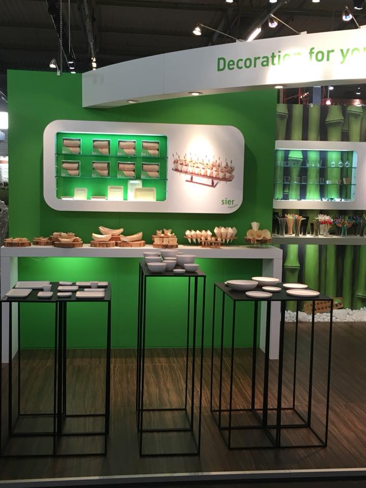 Sierdisposables's tweet photo. Bezoek onze stand op de #horecaexpo en bekijk ons #duurzame assortiment van #PLA, #FSC hout, #palm, #kokosnoot, #bagastro https://t.co/S4dpSJVv1m