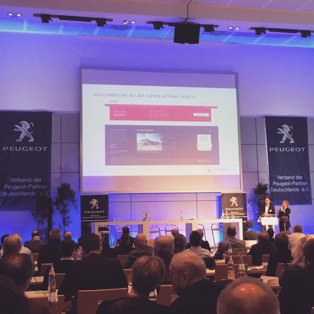 Autohaus_kenner's tweet photo. Gemeinsamer Vortrag mit der @LDBGruppe bei der @PeugeotDE Händlerverbandstagung und spontaner #Workshop am Stand.
Das #KennerTeam ist noch den ganzen Tag in #Schweinfurt und berät Sie gerne.
#VPPD #verbandderpeugotpartnerdeutschland #AHK #peugeot #peugeothändlerverbandstagung https://t.co/XeuI5xAIoY
