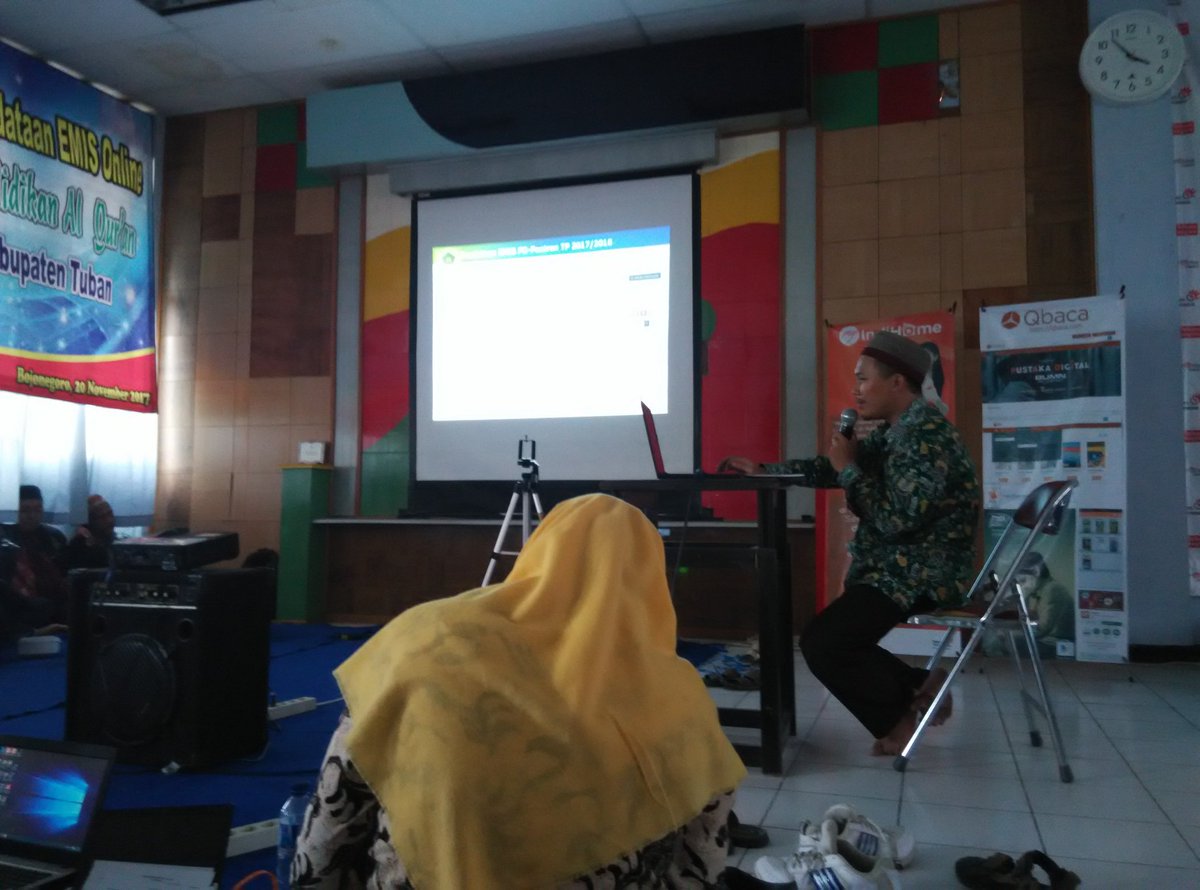 blcbjn's tweet photo. Pelatihan EMIS Online di BLC Telkom Bojonegoro, dibuka oleh kakandatel Bpk Arif Nugroho. cc. @_funtastic5_ @TelkomIndonesia #GEMATREG5 #BLCTELKOM https://t.co/jh5l8XvWs2