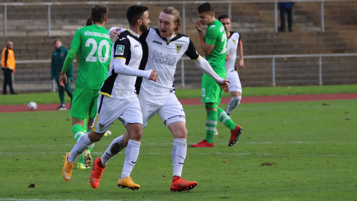 Alemannia_AC's tweet photo. Tobias #Mohr: "Das war ein gutes Comeback. Gegen Ende habe ich Krämpfe bekommen. Wir haben uns in Alles reingeschmissen. Ich denke, es ist nicht ganz unverdient, dass wir 2:1 gewonnen haben." #Alemannia #BMGAAC https://t.co/V8ApCKPeLJ