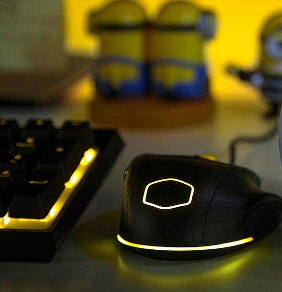 coolermasterfr's tweet photo. La souris #MM520 dispose de trois zones d'éclairage différentes, pour briller encore plus dans vos victoires ! 😎 #MM520 #PBTMouse #ClawGrip
https://t.co/74Qx7kASO6 https://t.co/gaYBLCMl5v