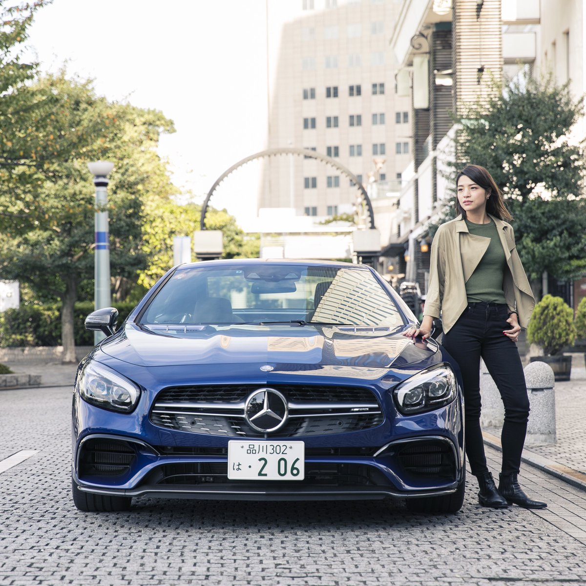 メルセデス ベンツ日本 Mercedes Benz Japan En Twitter 公式インスタグラムでは 3人の女性とメルセデスのあるライフスタイルを表現したイラストをご紹介 今回は 仕事を忘れてメルセデスでドライブを楽しむ女性にフォーカスしました Shesmercedes T Co