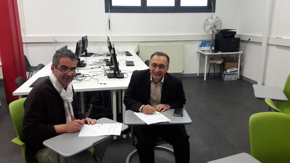 SiliconComte's tweet photo. Signature du renouvellement de convention entre Silicon Comté et #OrangeBFC https://t.co/EGu2ySZ4cW