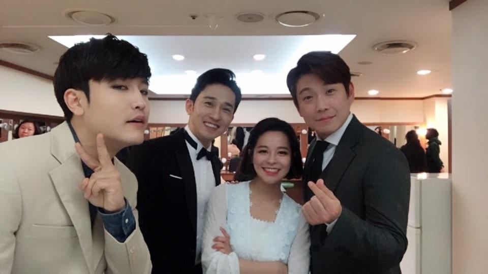 doublek_ent's tweet photo. 제 6회 예그린 뮤지컬 어워드
잠시후 뮤지컬 <인터뷰>팀의 축하공연이 진행됩니다 :)
.
.
.
. 
네이버 TV에서 생중계로 보실수있습니다
제 6회 예그린뮤지컬어워드 실황​
https://t.co/HqwHYOMKqL

#민영기 #이용규 #김주연
#뮤지컬 #인터뷰 #예그린뮤지컬어워드 https://t.co/0TaCMXkndF