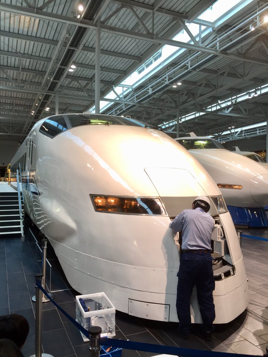 昨日リニア鉄道館で見た、300系の連結器解放作業。連結器だけで300キロ 