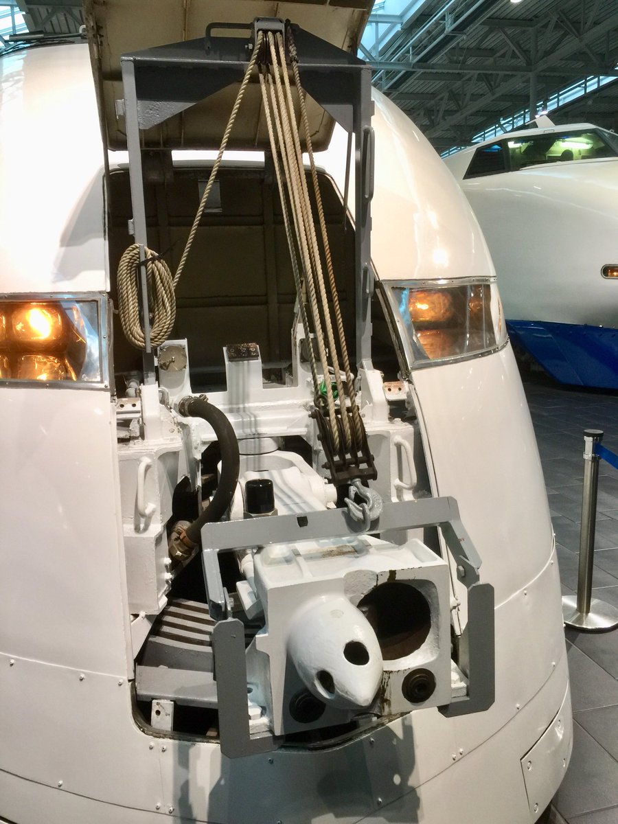 昨日リニア鉄道館で見た、300系の連結器解放作業。連結器だけで300キロ 