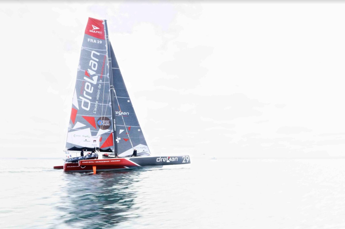 🔴🙁 L’ÉQUIPE CONTRAINTE DE RENONCER
AU SAUVETAGE DU MULTI50
Après près de 10 jours de recherche et de préparation
d’un éventuel sauvetage, l’équipe Drekan Sailing, en
coordination avec l’ensemble des personnes et entre-
prises impliquées dans... goo.gl/8sqztT #TJV2017