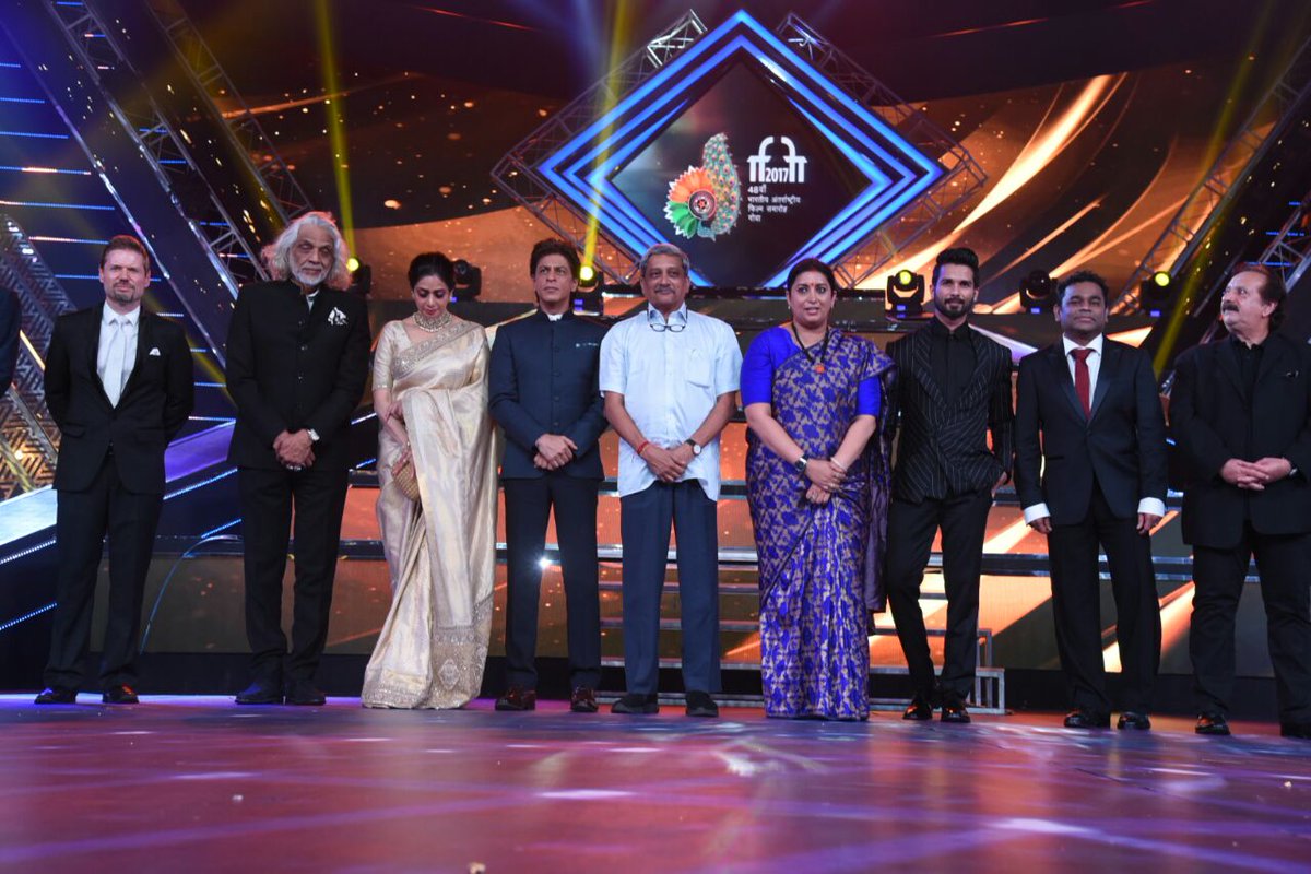 manoharparrikar's tweet photo. An air of excitement as @iamsrk throws open @IFFIGoa 2017. On behalf of every Goan, I extend a warm welcome to the students, patron, actors, creative artists, and technical artists to the creative and brilliant world of cinema. https://t.co/nox3LKBody
