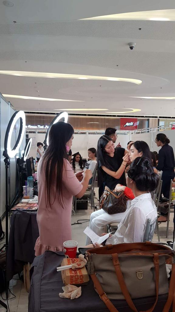ror9lalala's tweet photo. Ghad, MY DREAMS RIGHT INFRONT OF ME!
MY FAVE CEBU MAKEUP ARTISTS IN FRONT OF ME! GOOD LORDπππππ
#SHOOKIT
#MAKEUPCEBU https://t.co/RNYni4FiiR