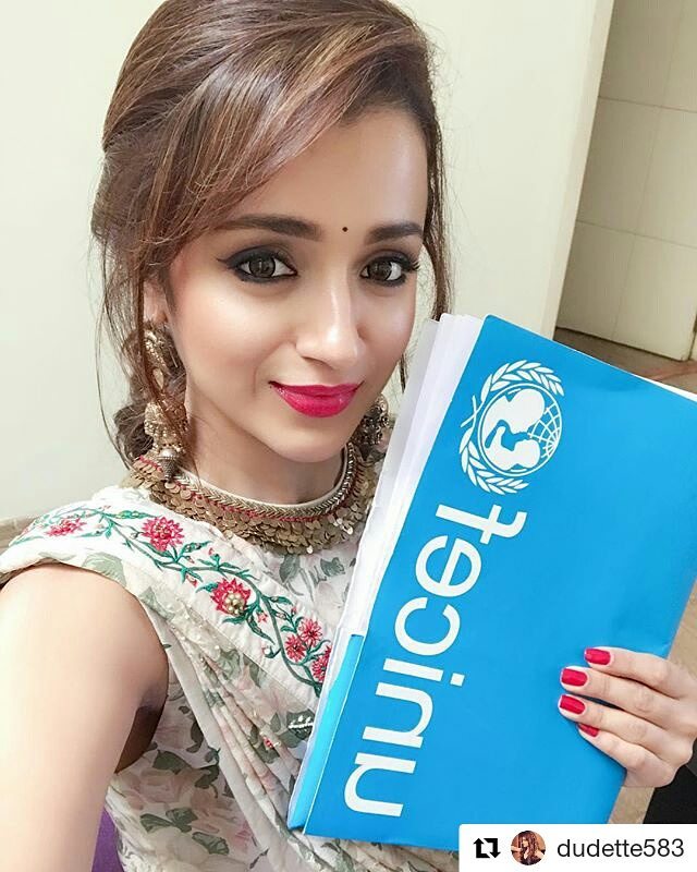 suniltrishaa's tweet photo. #UNICEFCelebrityAdvocate #WorldChildren’sDay #November20 #2017 #promisetodomybest #overwhelmed #blessedbeyonddoubt @trishtrashers https://t.co/8l9HTE4pOS