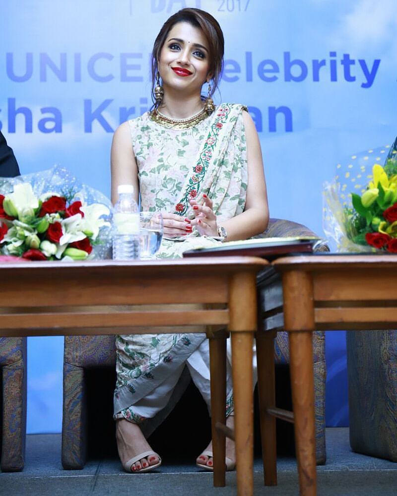 suniltrishaa's tweet photo. #UNICEFCelebrityAdvocate #WorldChildren’sDay #November20 #2017 #promisetodomybest #overwhelmed #blessedbeyonddoubt @trishtrashers https://t.co/8l9HTE4pOS