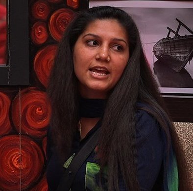 BiggBossChannel's tweet photo. #BiggBoss11 #BB11 #BiggBoss WHO ARE U SUPPORTING IN THE ARGUMENT IN @BiggBoss? 
RT🔃 FOR #SapnaChoudhary 
LK❤ FOR #ShilpaShinde https://t.co/3SHS8GS1Pg