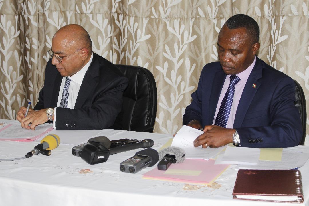 landrysibo's tweet photo. #Burundi Signing of the Nickel and Vanadium Exploitation Agreement Between the Government of Burundi @BurundiGov and CVMR Corporation @cvmrcorp of #Canada . https://t.co/Fml7g6wejM