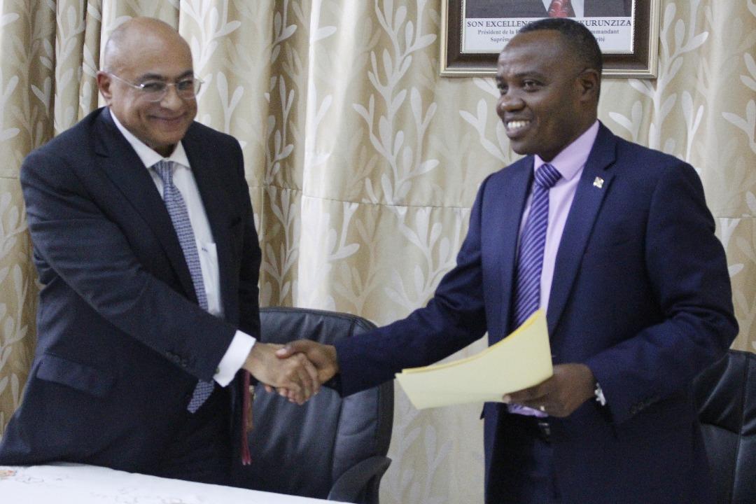landrysibo's tweet photo. #Burundi Signing of the Nickel and Vanadium Exploitation Agreement Between the Government of Burundi @BurundiGov and CVMR Corporation @cvmrcorp of #Canada . https://t.co/Fml7g6wejM