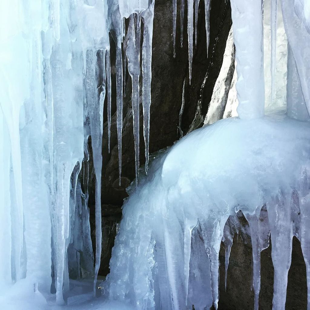 UpAndOutPads's tweet photo. Icy! #wintershere #skiseason #tignes #loveskiing #getoutdoors #playoutside #mountainlife https://t.co/5ADE7EBEAZ https://t.co/q6Hy4FYegN