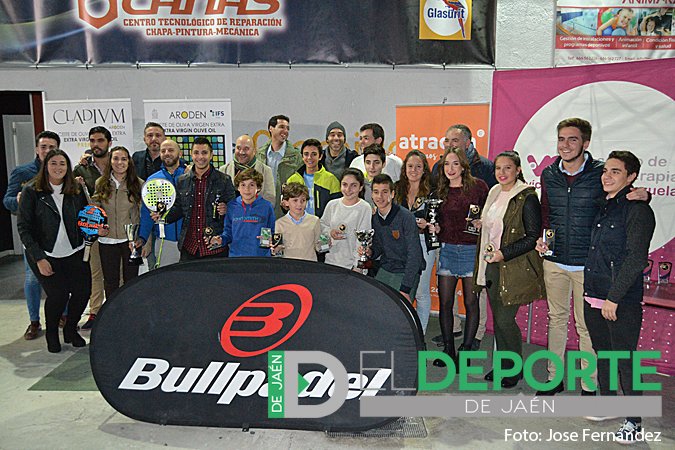 eldeportedejaen's tweet photo. El Master Final Aspadel Jaén entrega los premios de la temporada 2017: https://t.co/yMVQRtpDX5 https://t.co/eFhWs8QAVI