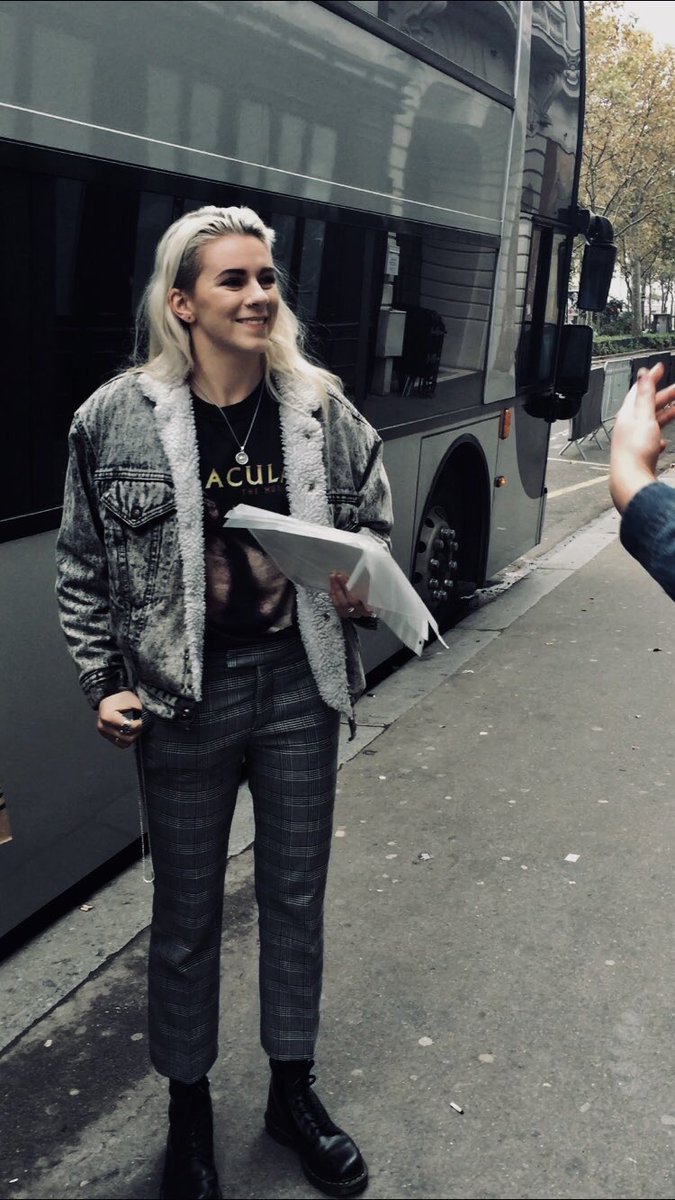 lowqgvnn's tweet photo. WHAT A QT https://t.co/6qwCDklvm1