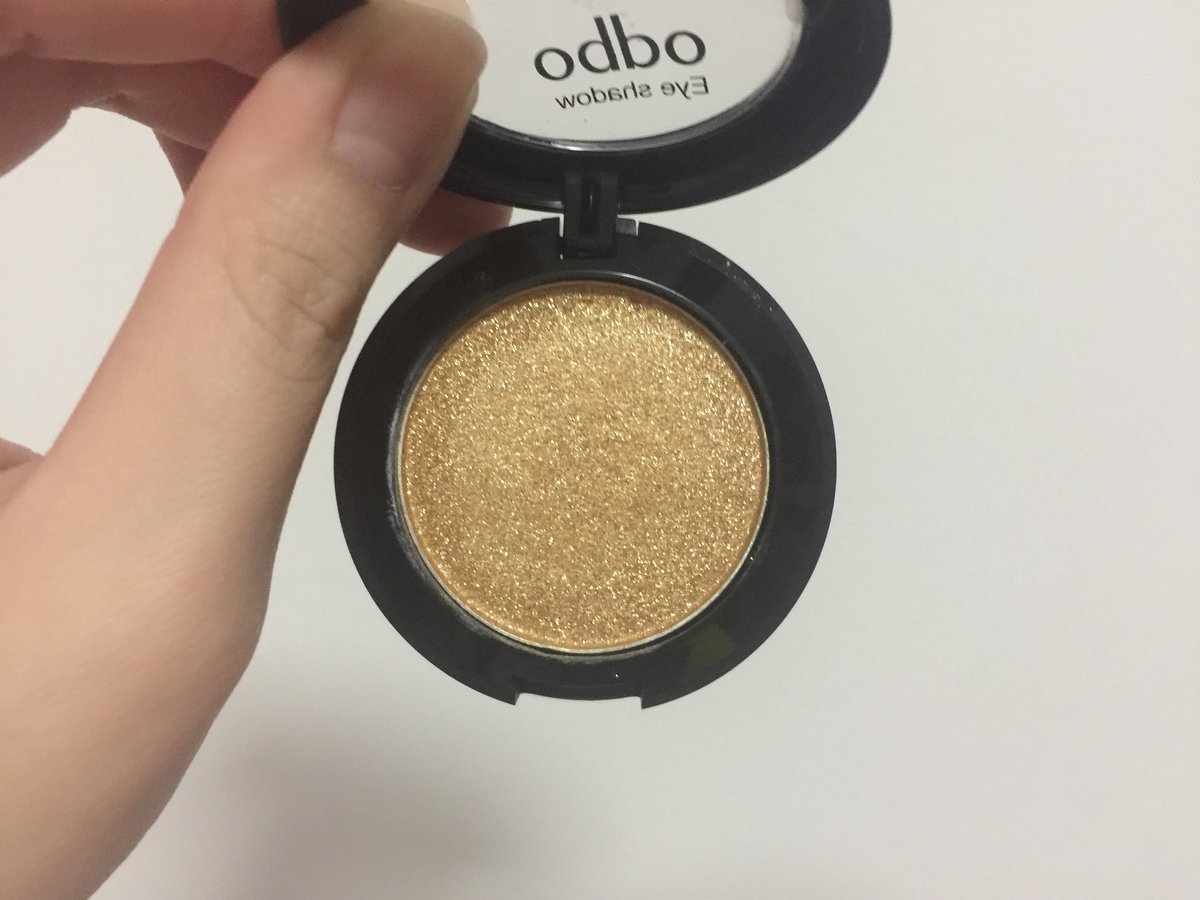 AorOnbu's tweet photo. อายแชโดว #odbo สีสวยวิ้ง✨สวยมากกกก แถมราคาไม่แพงหาซื้อได้ง่าย สีสวยสีชัดมากกก อันนี้สอย เบอร์ 09 มา 😆 ในราคา 90฿ กลับเลขไปอีกกก 😆😆ใครหาได้ถูกกว่านั้นไปตำๆ 
#ไว้รีวิวห้ามขายของโว้ยย #howtopefect #อายแชโดว #ไปตํา https://t.co/nX07TTIoYS
