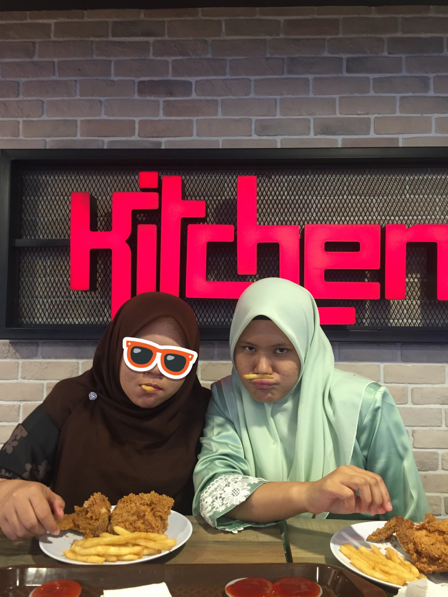 𝐬𝐚𝐫𝐚 On Twitter I M At Kfc Caltex Bandar Seri Coalfields Https T Co L3eszntcxc