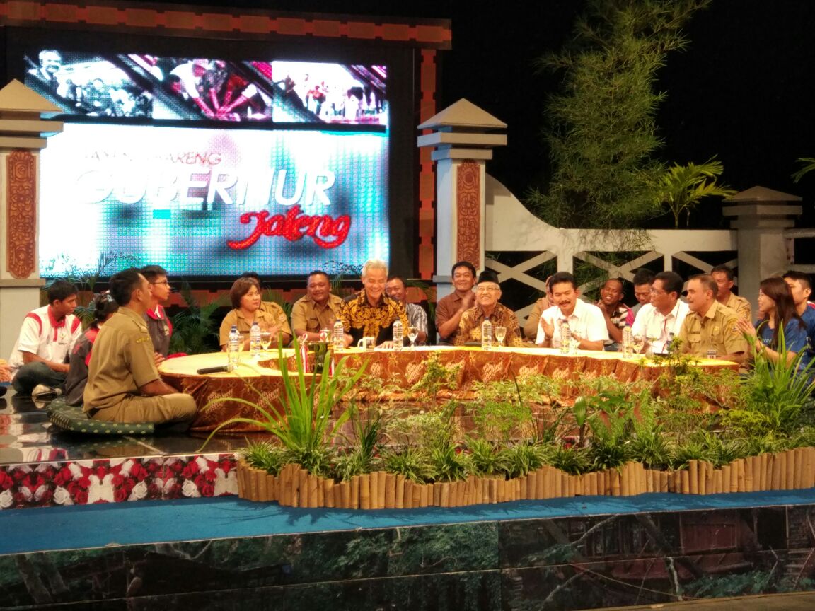 komdigi_jateng's tweet photo. @ganjarpranowo @TVRI_JawaTengah @provjateng @JatengTwit @disporaparjtg @bank_jateng @IniMagelangKu @kabarpemalangID @radio_kotabatik @diskominfo_grob @rks_fm Lari sambil piknik, lari sambil wisata, baik itu wisata alam, wisata kuliner, bahkan wisata selfie di #BJBM2017 #BorobudurMarathon2017 #MarathonJamanNow
#JatengGayeng
#GayengBarengGanjar https://t.co/9mp3nK9oHh