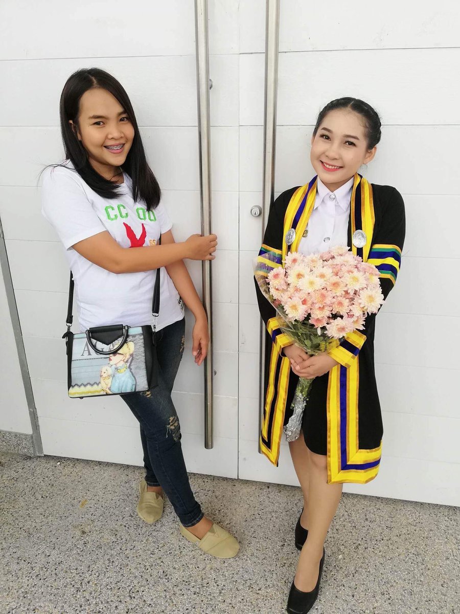 Oil_dara's tweet photo. ขอบคุณทุกคนน่ะค่ะที่มาในวันนี้ และของขวัญทุกชิ้น 🙏🏻🎉 love you ❤️
#รูปที่เหลือเดี๋ยวตามมา https://t.co/1AjSs7Ce8x