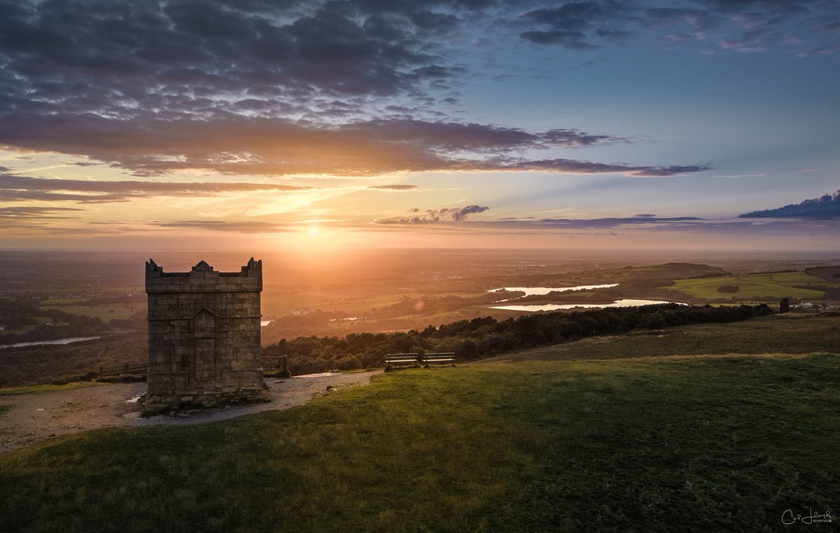 FujifilmUK's tweet photo. A stunning evening view of Rivington Pike Tower, which sits high on the West Pennines in Lancashire. Taken by featured photographer @SkyOpticsLtd with a drone-mounted #Fujifilm #XT2 https://t.co/edE2tkziaJ