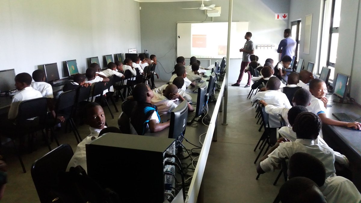 teamanmanzini's tweet photo. #OutOfTheBox #we are on Skype session with Tamar and learners from Mpunzana primary school @HazyviewDLC @slinky2012 @GwfOnline https://t.co/zDERsBD5sr