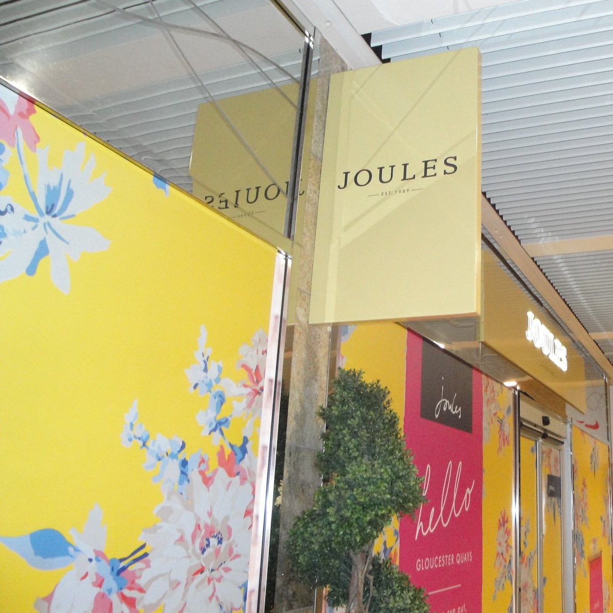 RPFprojects's tweet photo. Sneak peek of the new @Joulesclothing store opening this week at @GloucesterQuays pre-stock arrival!  #retail #storedesign #projectmanagement https://t.co/40j8HTxrMX