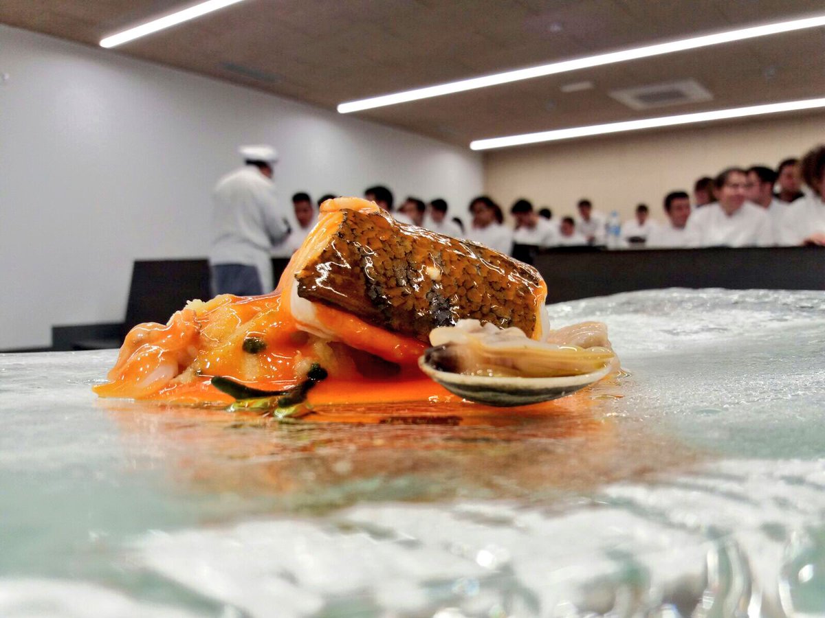 CarlosOrozaCIFP's tweet photo. Hoxe @_domaraoprato_ con @Hector_R_Espana aprendendo cómo cociñar peixe fresco. Aprendendo dos mellores!! #CMCOC #CBCOC
#domaraoprato #conselleriadomar https://t.co/W6d1JydxIZ