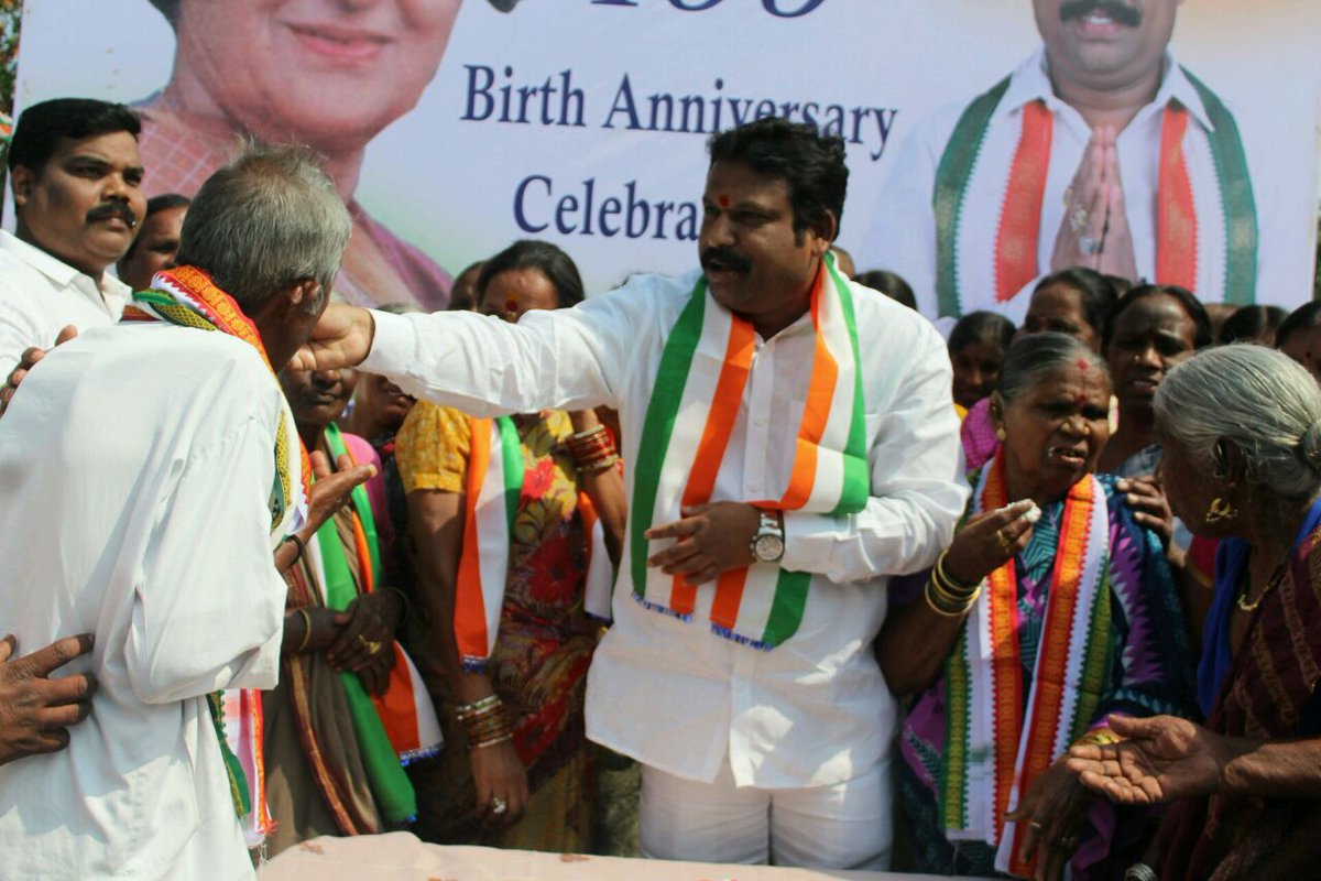 NSriGanesh's tweet photo. Late. Smt.Indra Gandhi 100th Birthday day celebrations.
at #annanagarward3
#jandapanduga #SriGaneshforCantonment #UttamkumarReddy #TPCCS #Congress #IndianNationalCongress #RahulGandhi #voteforchange_voteforGanesh https://t.co/zAvT36SmXF