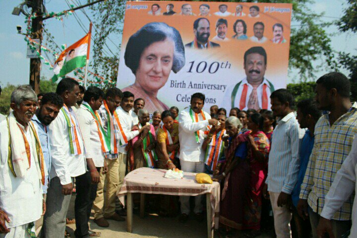 NSriGanesh's tweet photo. Late. Smt.Indra Gandhi 100th Birthday day celebrations.
at #annanagarward3
#jandapanduga #SriGaneshforCantonment #UttamkumarReddy #TPCCS #Congress #IndianNationalCongress #RahulGandhi #voteforchange_voteforGanesh https://t.co/zAvT36SmXF