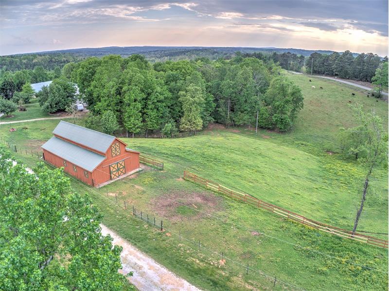merrickdamon's tweet photo. This beautiful home nestled in north #Cherokee #Country offers you the idle #horse #lovers' #dream! #MerrickKnows #MerrickDamon https://t.co/hD6Fbf7qPN https://t.co/OQJO7JmKwd