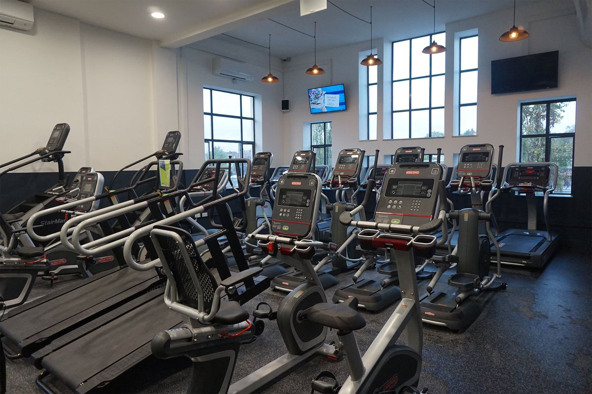 YMCALCAN's tweet photo. 5 weeks until Christmas...Get your run on with one of our brand new treadmills @YMCA_NL! @StairMasterSays #HIITMill #Treadmill #running #fitness #health #Community #Crouchend #Hornsey https://t.co/EOxATZJctt