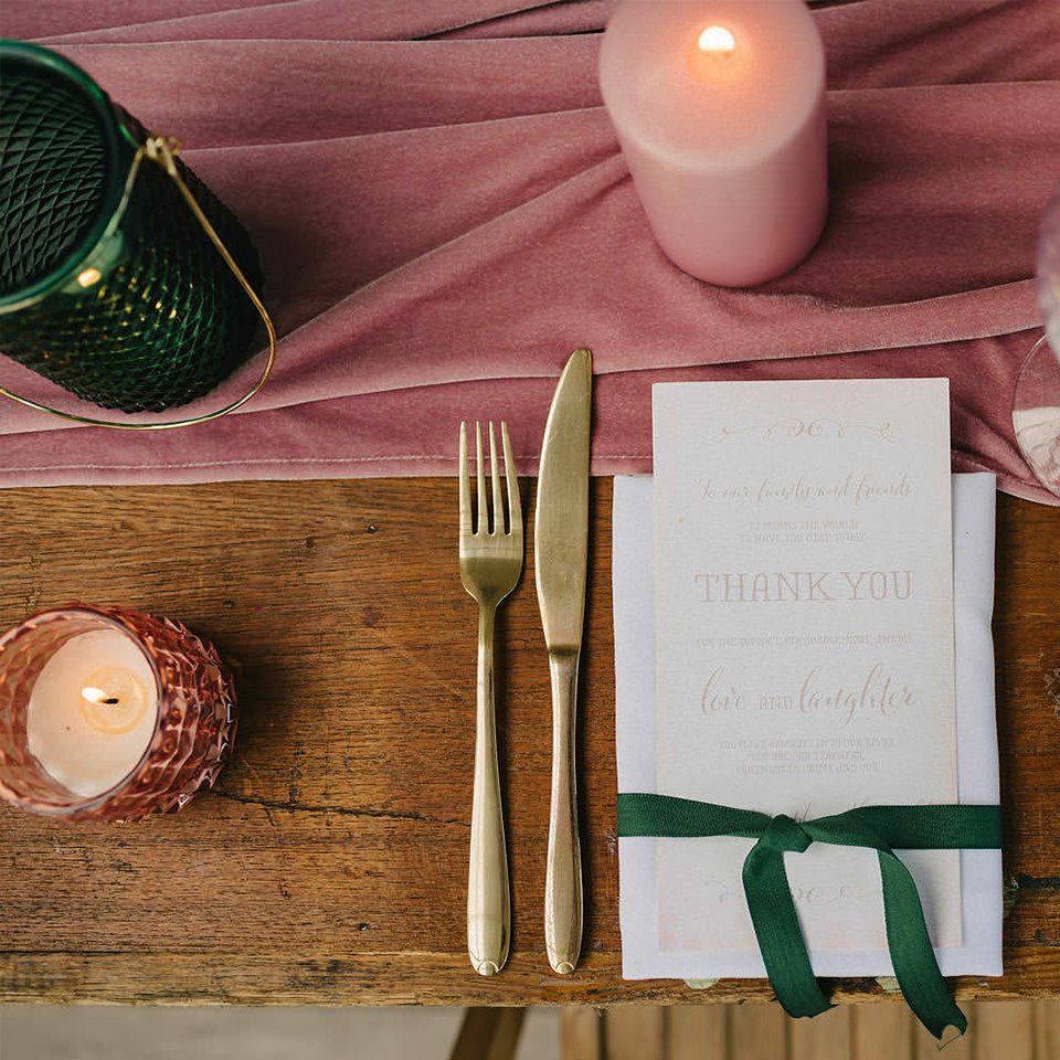 MagpieLinens's tweet image. 🍃 Red &amp;amp; green is an unlikely colour combination. We’re seeing it everywhere at the minute and we LOVE it!