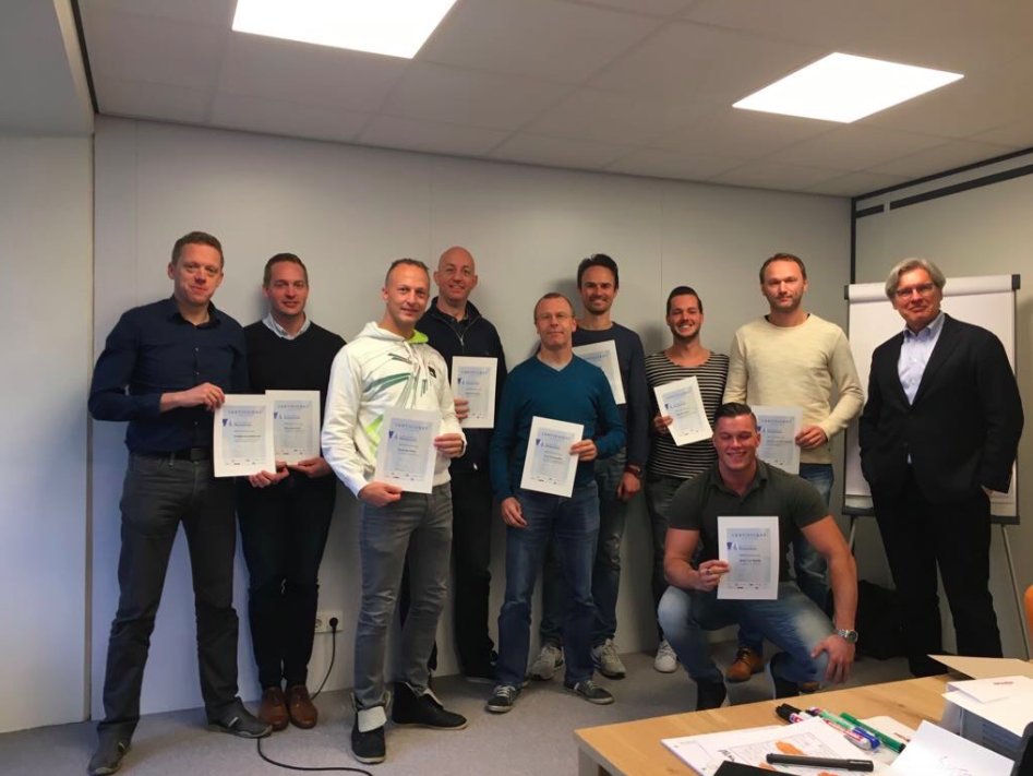 Gefeliciteerd leden <a href="/BouwendNL/">Koninklijke Bouwend Nederland</a> en @unetovni met voltooien tweede bbbmasterclass.nl. De derde BouwBrancheBrede Masterclass start 23 februari 2018. Zie ook youtube.com/watch?v=79MxGg…