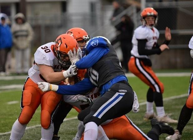 anne_truitt's tweet photo. Gallery for the Eskymo v GRCC is now up. Please go to https://t.co/R3CN92gh8X to view photos from the Best Run Since 81! Great season boys! https://t.co/HlwGi5HC9l