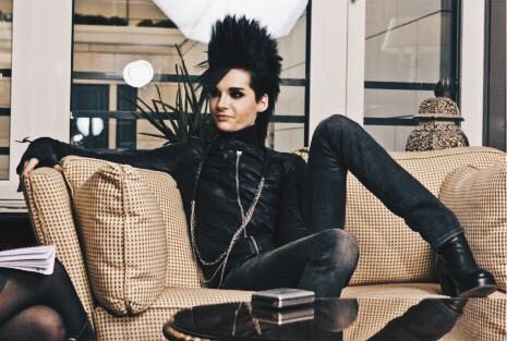 tbtokiohotel's tweet photo. 20.11.2009: Bill #arthur2 Interviews and photoshooting in Hamburg, DE https://t.co/tTwCEYMU5m