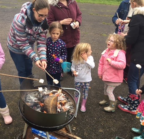 exwickcb's tweet image. We had a lovely day in Cemetery Field Play Area yesterday - A Big thank you to Viki and Ben for organising such a fab event. Great to hear people's ideas for the park. Thank you to Cllr Rachel Sutton and Cllr Ollie Pearson for coming along and supporting the event.