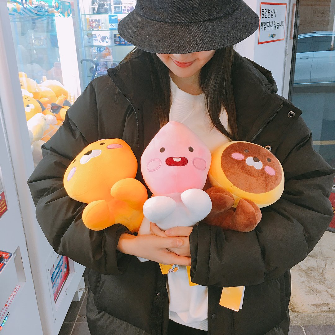 GFRIENDLovers's tweet photo. [PICS] 2017.11.19 Yerin via GFRIEND instagram. (2/2)

''#Yennie is #GameQueen shows why she's #DollRin 🍑🐻🌰(feat.GaspThin)''

#Yerin #예린 #SinB #신비 #GFRIEND #여자친구

https://t.co/UmkocyLIJd https://t.co/55VNHzXNiL