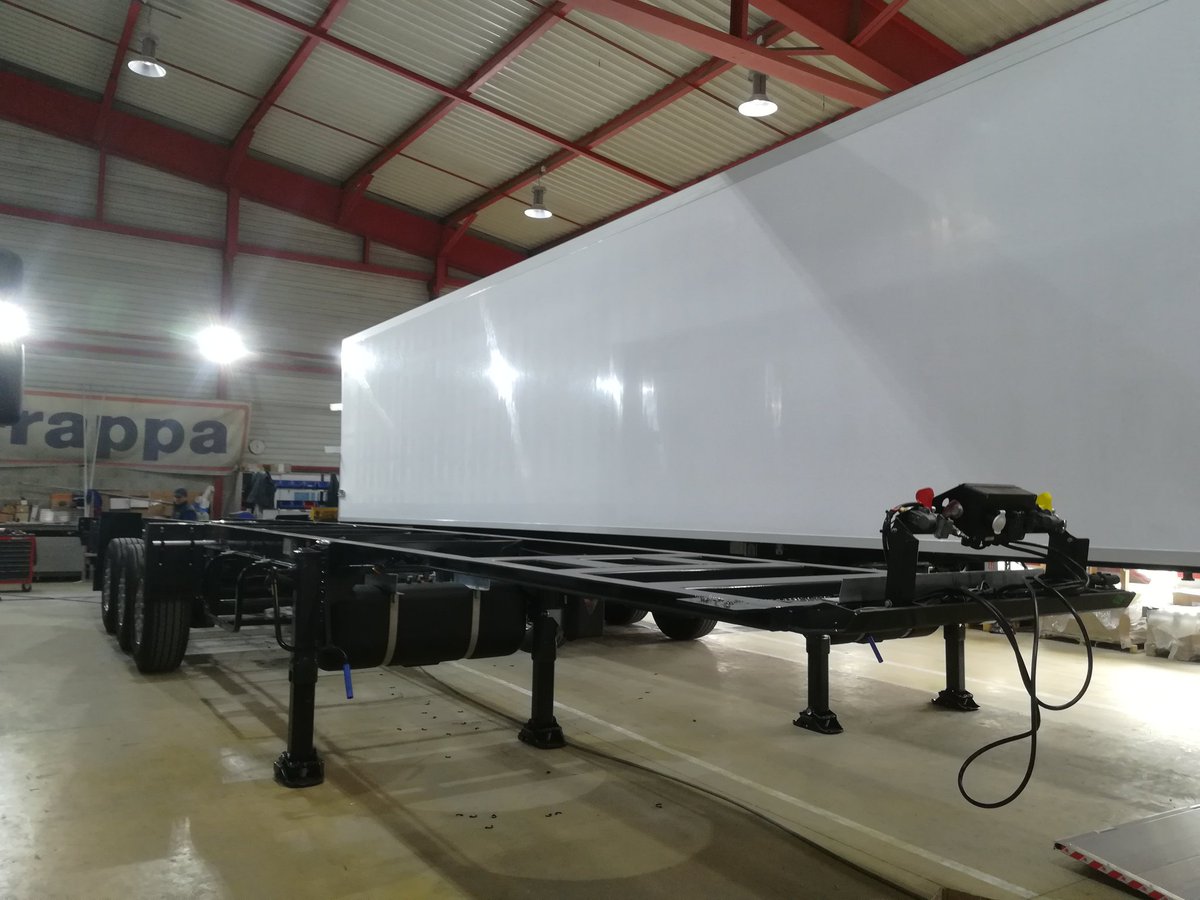 yannkusy's tweet photo. Reportage chez #Frappa formidable entrepreneur innovant, qui défend une belle éthique. Et quel accueil ! A voir ce soir sur @F3Rhone_Alpes à 19h #solutrans #transport https://t.co/CFzJRcDwcJ
