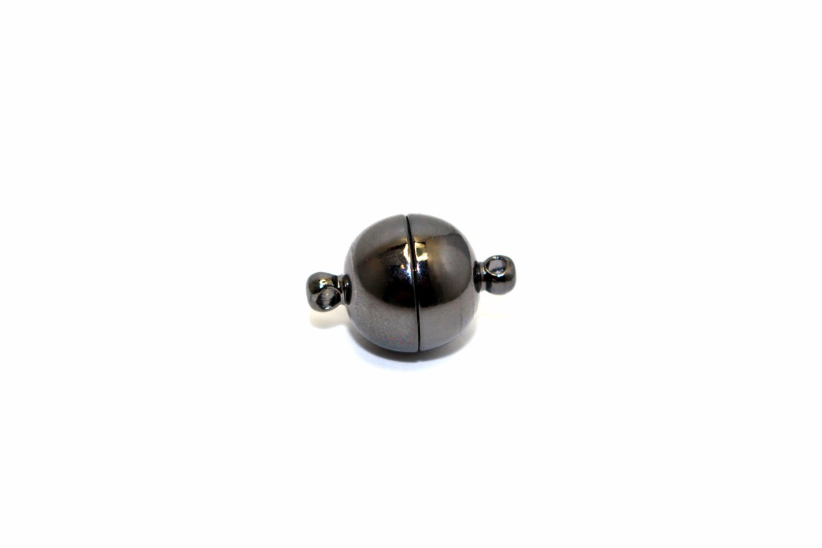 SunEnterprises_'s tweet photo. 🔥 All of our clasps for necklaces are realised with zamac, a metal alloy made up of zinc and aluminium, combined with copper, which gives the final clasp a vintage, antique and precious touch.🔥
https://t.co/4FP02cdgXD https://t.co/WR7sGB164R