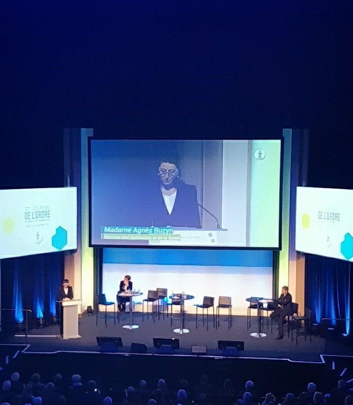 MoiseMichel92's tweet photo. Présence d'@agnesbuzyn à la 30eme journée de l'Ordre des Pharmaciens.
#Jordre #fnsip https://t.co/oBEmr94mwq